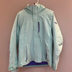 Women’s size Large Mint Winter Jacket. Perfect for skiing and snowboarding